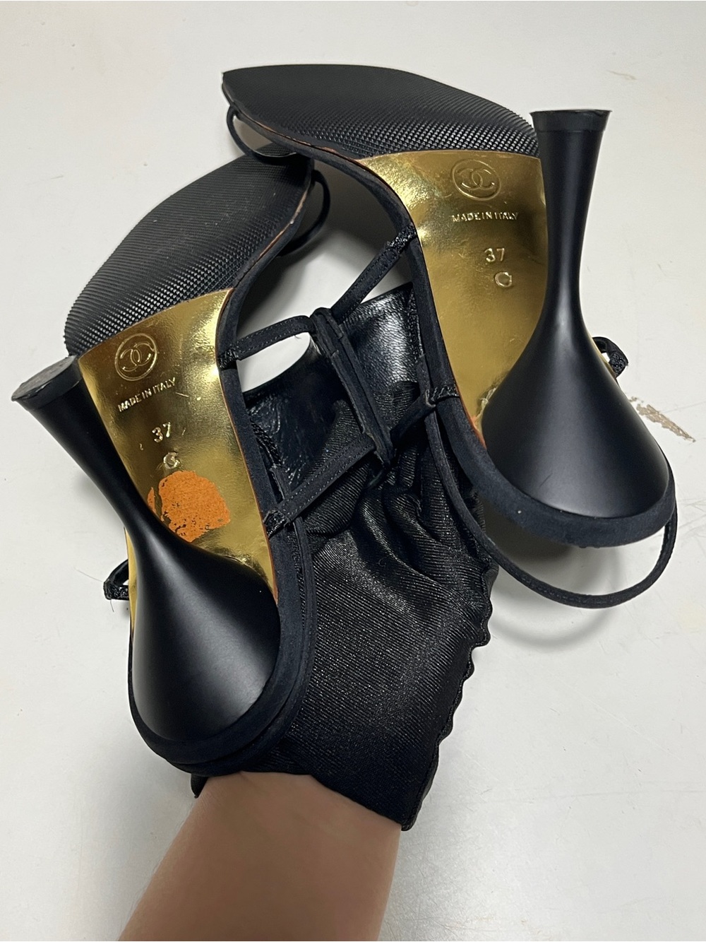 CHANEL Black Square Toe Toe-Loop Mules with Beaded CC - Picture 5 of 6